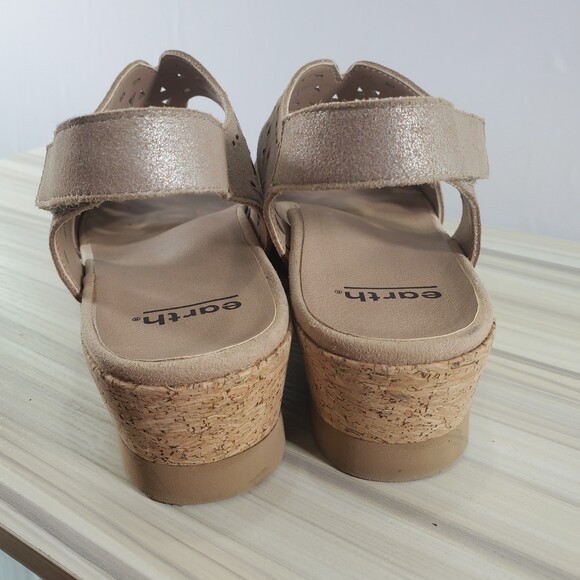 Earth Buran Rosa 8.5 Ecru Leather Wedge Sandal T Strap Ankle Cork Cut Out - Picture 5 of 13